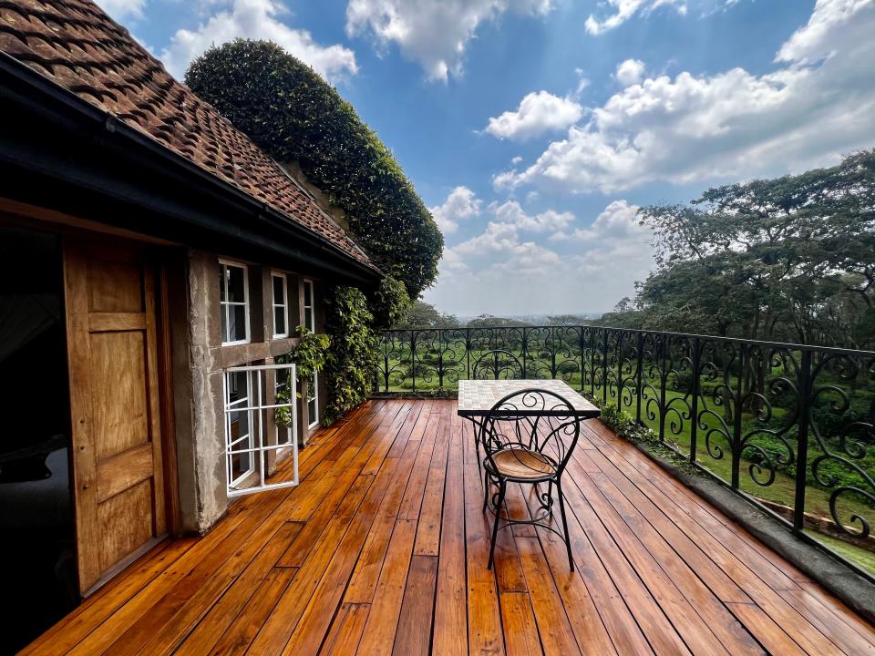 private wood balcony at giraffe manor 