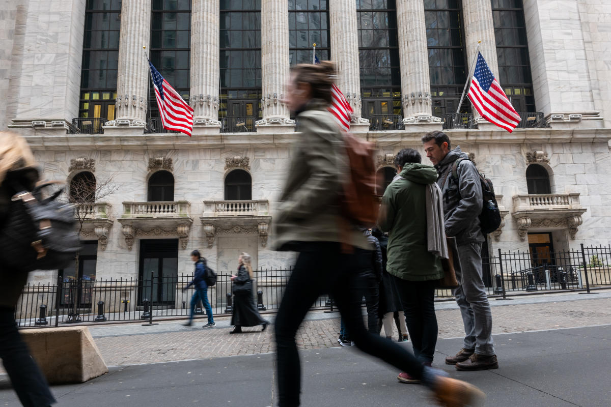 Wall Street Rebounds: Dow Jones, S&P 500, and Nasdaq Rise, Bitcoin and Gold Prices Soar