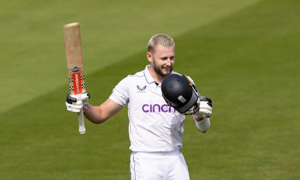 <span>Gus Atkinson acknowledges the crowd after he reached his century in the second Test against Sri Lanka at Lord’s.</span><span>Photograph: Andy Kearns/Getty Images</span>