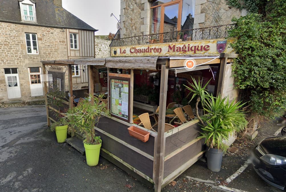 Le restauirant Le Chaudron magique à Moncontour - Google StreetView