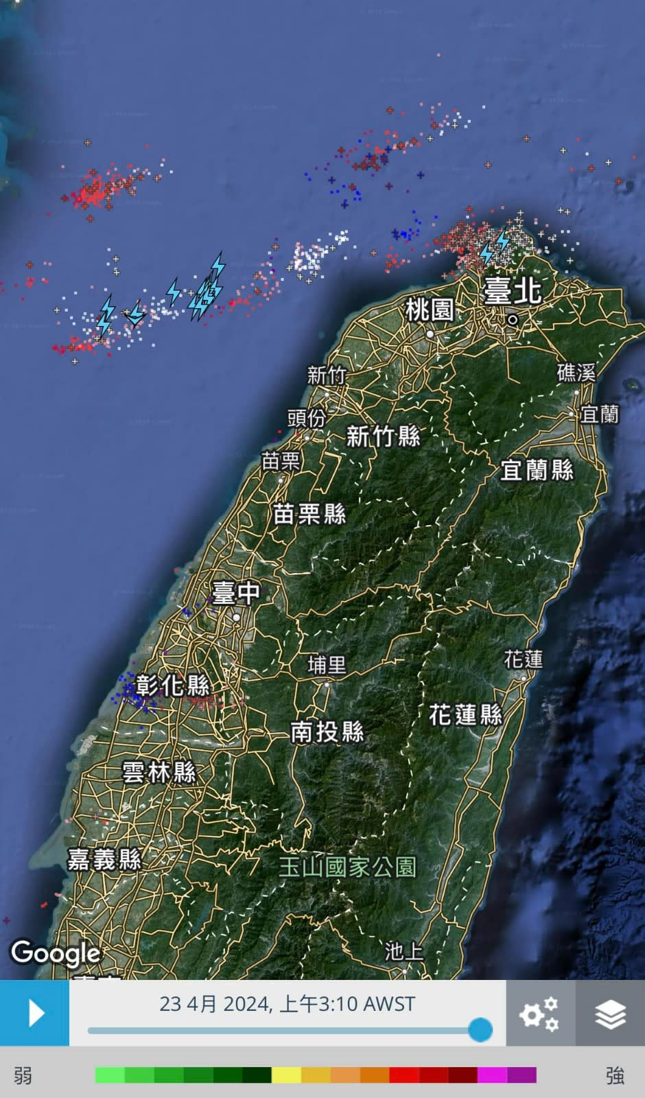 雷雨胞接近北台灣。翻攝天氣風險 WeatherRisk臉書