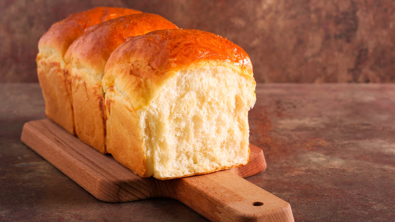 brioche loaf with slice 