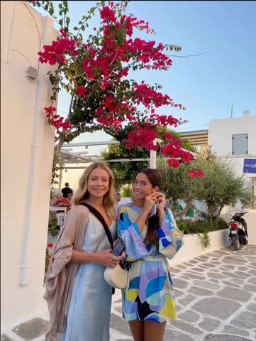 <p>Instagram/kellyripa</p> Kelly Ripa posing with daughter Lola Consuelos in Greece.