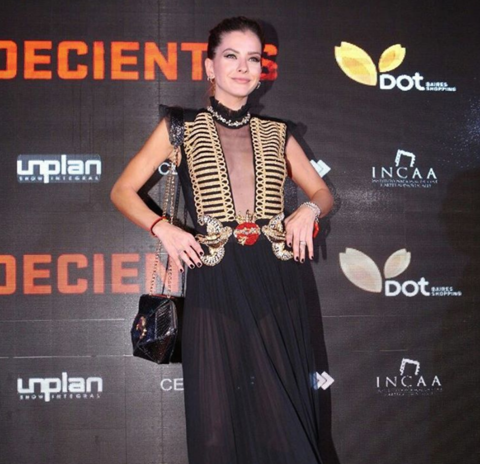 <p>Y vos, ¿qué opinas del <em>outfit</em> que eligió la China para su gran noche? Dejanos tus comentarios. – Foto: <em><a rel="nofollow noopener" href="https://www.instagram.com/lospadecientes/" target="_blank" data-ylk="slk:Instagram/lospadecientes/;elm:context_link;itc:0;sec:content-canvas" class="link ">Instagram/lospadecientes/</a></em> </p>