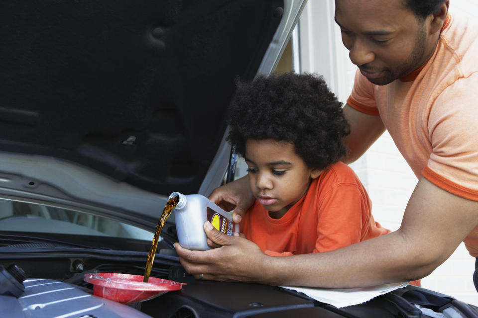 6 mitos sobre el mantenimiento de un coche y por qué creerlos puede costarte mucho dinero. Foto: Getty Images