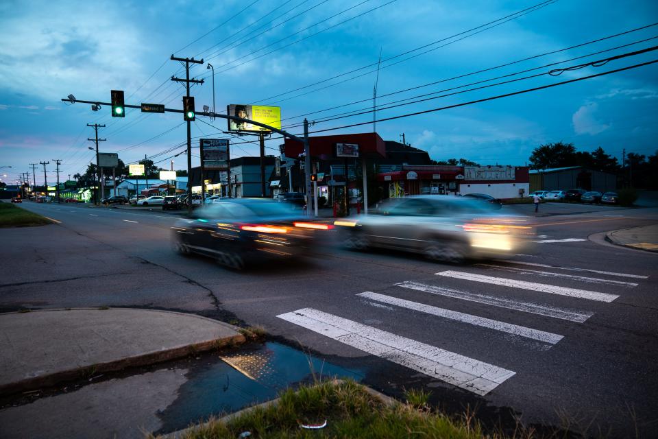 Traffic drives past the intersection of Murfreesboro Pike and Millwood Drive in Nashville, Tenn., Tuesday, Sept. 6, 2022.