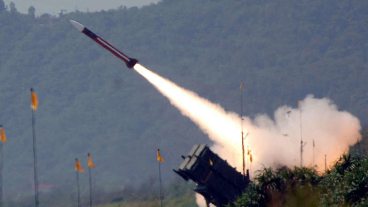 Sur cette photo d’archive prise le 20 juillet 2006, un missile Patriot américain est tiré depuis un lanceur mobile lors de l’exercice Han Kuang 22 à Ilan, dans l’est de Taïwan.