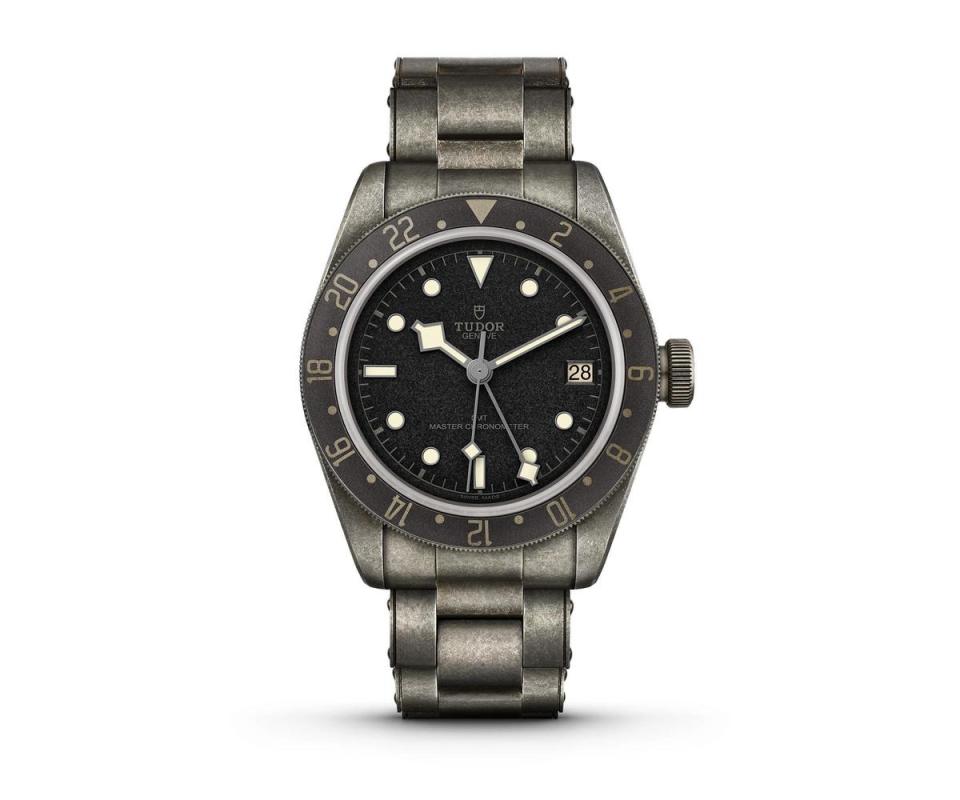 帝舵Black Bay GMT One for Only Watch，把錶殼、鏈帶到機芯機版都做徹底舊化處理。