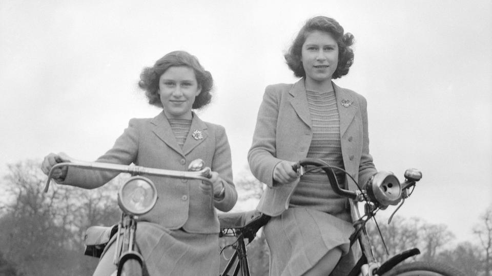 Royal sisters, 1942