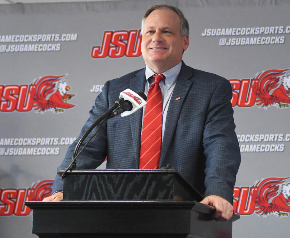 Fifteen years after turning down Alabama, Rich Rodriguez turns up in the Yellowhammer State as new head coach at Jacksonville State.