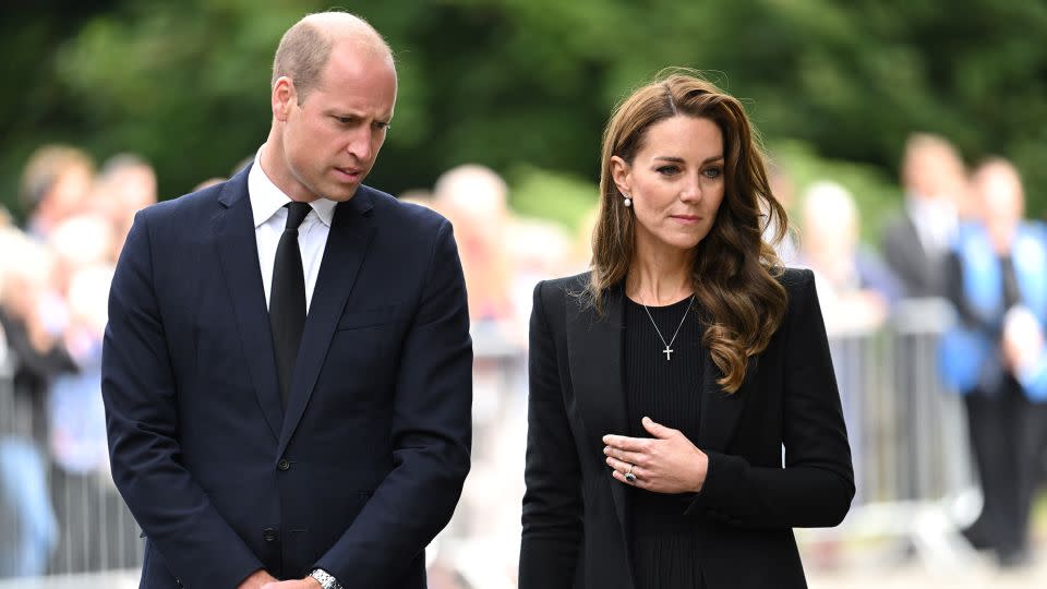 The Prince and Princess of Wales viewed the floral tributes to the Queen at Sandringham, September 15, 2022. - Karwai Tang/WireImage/Getty Images