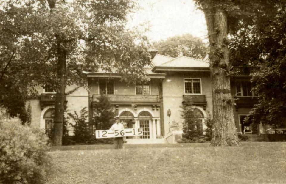 Donnelly’s home 5235 Oak as it appeared in 1940. She and George Blair were kidnapped from the driveway in 1931. KANSAS CITY PUBLIC LIBRARY