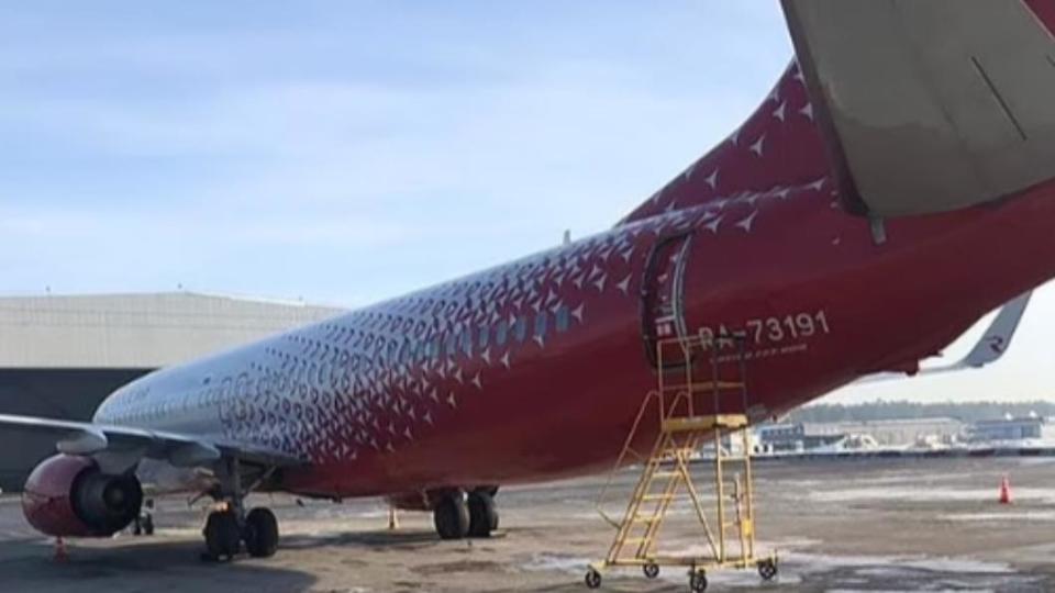 事發的羅西亞航空波音737-800客機。（圖／翻攝自《每日郵報》）