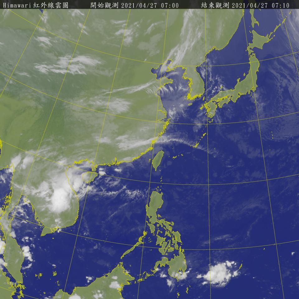 台灣上空雲層稀薄，今天各地大多為多雲天氣，僅東半部與南部地區有零星短暫雨。   圖：中央氣象局/提供