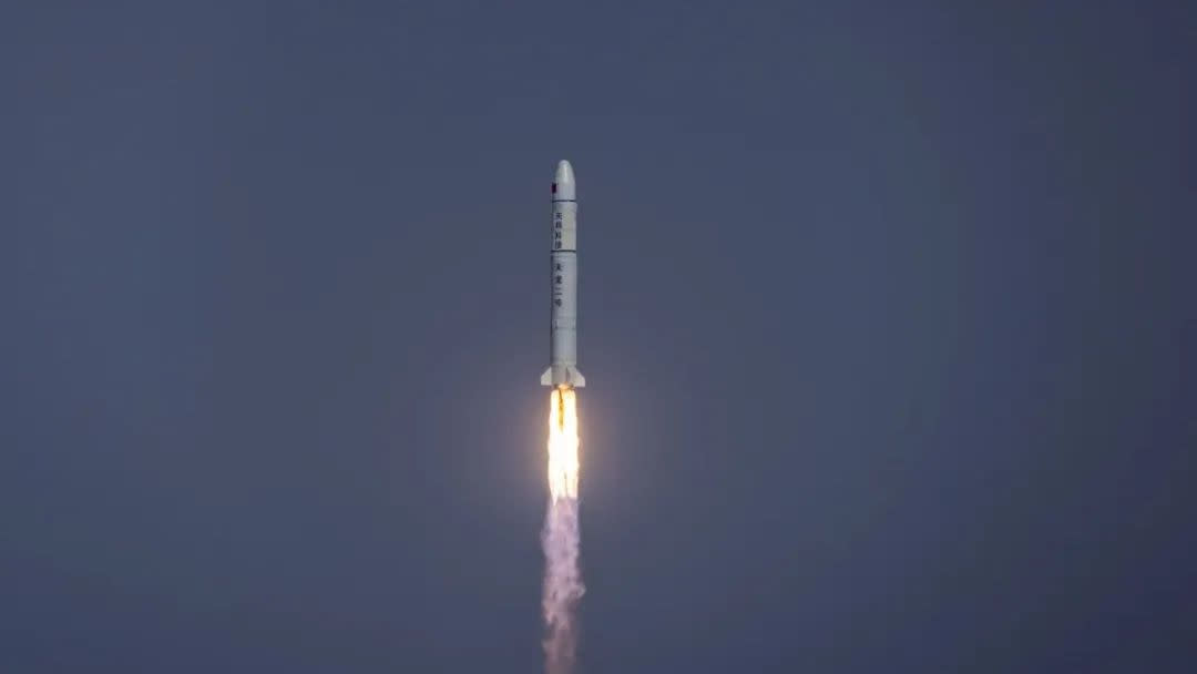  Chinese company Space Pioneer launches the Tianlong-2 rocket into orbit from the Jiuquan Satellite Launch Center on April 2, 2023. 