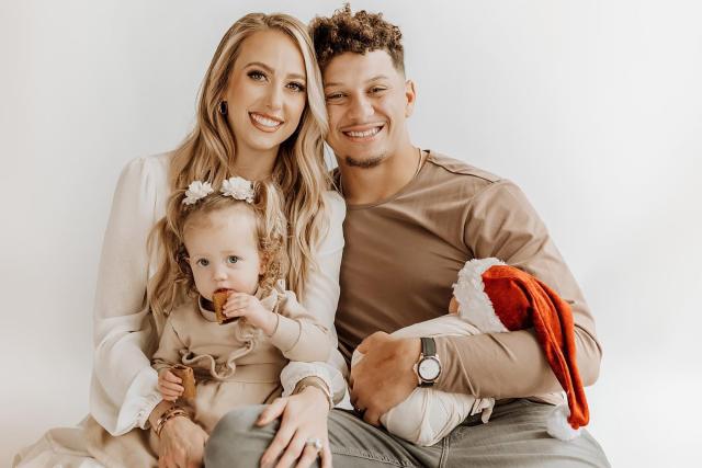 Patrick Mahomes' Daughter, Wife Brittany Kiss Him at Super Bowl: Photo