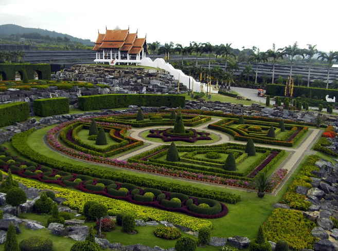 Suan Nong Nooch, Thailand - Ever since its inauguration back in 1980 has pleased zillions of tourists, all thanks to Miss Nong Nooch who conceived the idea. The spectacular landscape presents a splendid variety of Palms and Cycad. To add, it is the richest collection of the Orchids one can imagine. Once you are in Thailand, don’t miss out of the interesting shows hosted by Suan Nong Nooch.