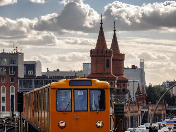 S-Bahn train on Oberbaum Bridge (Getty)