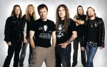 Nein, Iron Maiden ist sicher nicht die originellste Metalband dieser Erde. Aber die wichtigste. Musikalisch gibt Maiden die Leitlinie vor, und das seit 46 Jahren. Kommerziell erfolgreich halten sie die Metal-Flagge hoch, ohne jemals ein einziges Zugeständnis an die finanziell potente Radiohör-Masse gemacht zu haben. (Bild: John Murtrie / Iron Maiden Holdings)