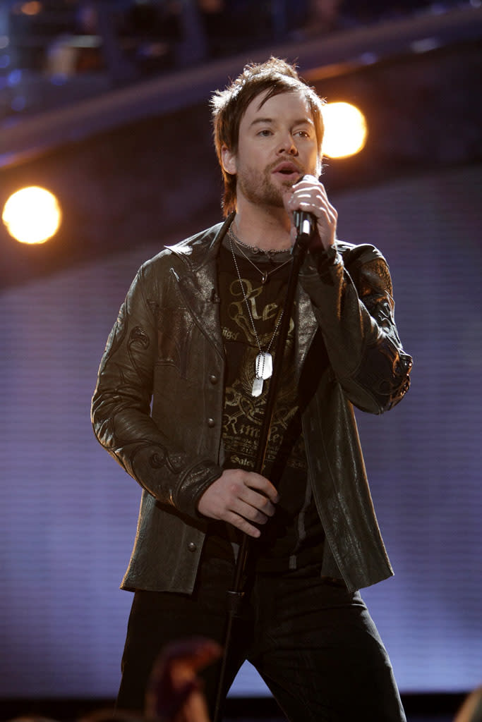 David Cook performs as one of the top 4 on the 7th season of American Idol.