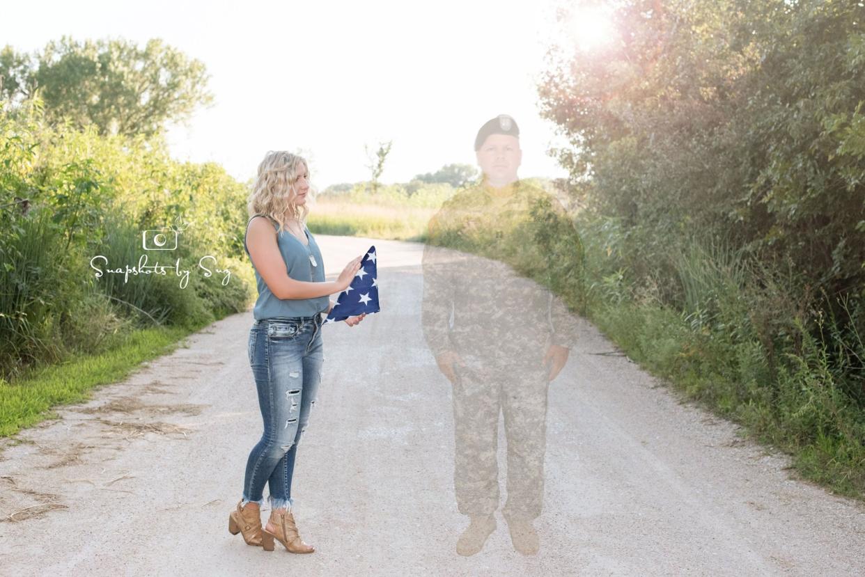 Julia Yllescas' military father Rob died in Afghanistan in 2008, however, she included him in her high school senior photos. (Photo: Snapshots by Suz)