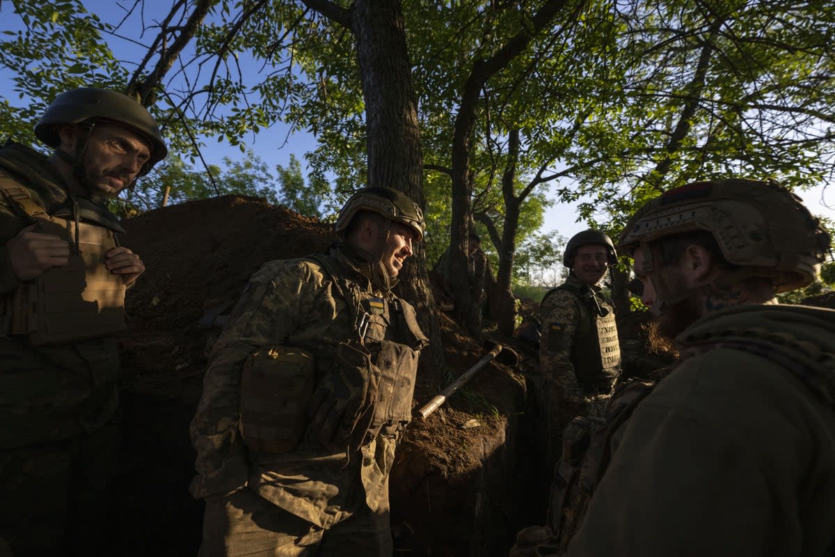 Ukrainian soldiers prepare to open fire on Russian positions in Donetsk  (Anadolu Agency via Getty)