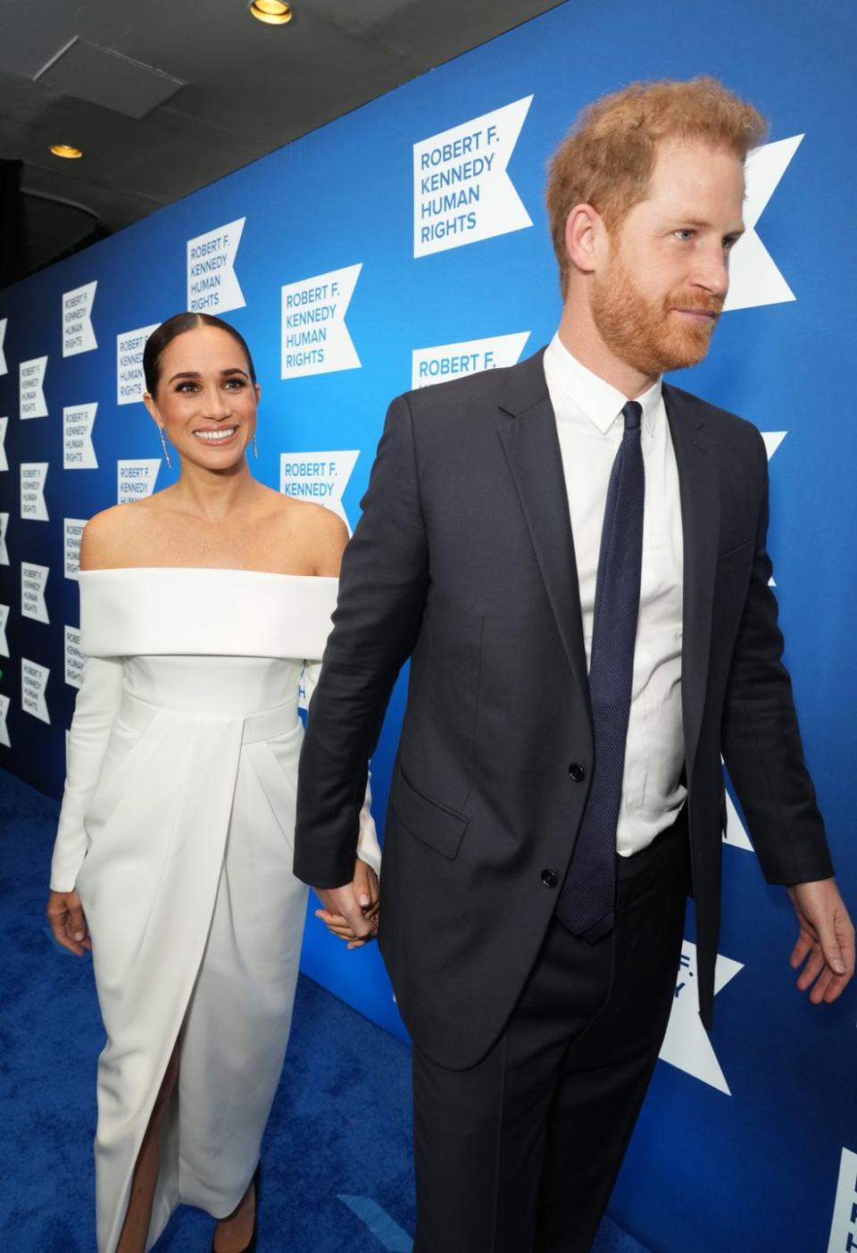 new york, new york   december 06  meghan, duchess of sussex and prince harry, duke of sussex attend the 2022 robert f kennedy human rights ripple of hope gala at new york hilton on december 06, 2022 in new york city photo by mike coppolagetty images for 2022 robert f kennedy human rights ripple of hope gala