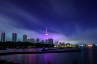 <p>The 1,815-foot concrete tower in Toronto is one of the world's tallest free-standing structures. For those who are brave enough, the observation deck includes a glass floor for visitors to stand on.</p><p>Photo: Flickr/<a href="https://www.flickr.com/photos/alyssablack/15062602415/in/photolist-oX2LVD-3qL4g-jHkAse-8gc31v-83RSJ9-Wvr9p4-gjEdeP-8u7WpZ-4FT8Ah-hm1uSz-pdrKVA-a6andg-5EV7bx-abdG1-b8Anx6-csF61-2f4j9Ft-2DiJbD-bNXNux-7KLLFr-bb2GA-8McxHR-8MfNE9-hkZFUQ-qeBrbn-7rtRiE-ZeJdc9-hm1FXv-c5eNTL-auVWDc-9tCFWy-pjbDo-qJ9Qem-foK2B8-6PuhFf-5EV8Qe-bqGfRx-foZsm7-s6Pytm-d5u6X5-7KLLiT-auYC8A-7KQKkb-TvZqM-nEqnmC-WobnDP-hm1vUK-hkZmTG-7KQK8S-53eMy9" rel="nofollow noopener" target="_blank" data-ylk="slk:alyssa black;elm:context_link;itc:0;sec:content-canvas" class="link ">alyssa black</a></p>