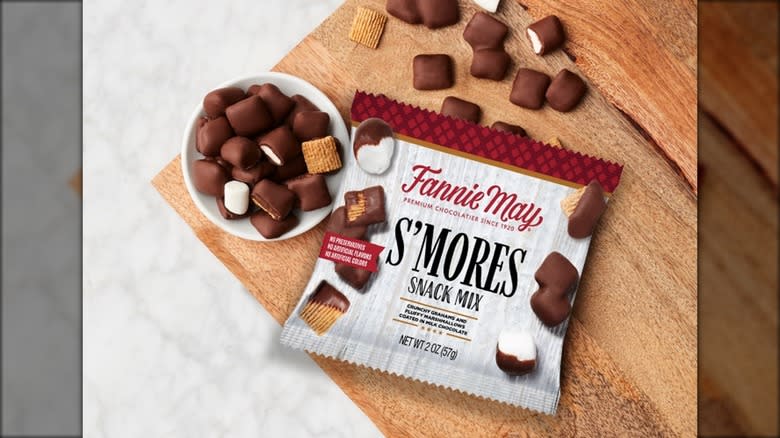 Fannie May S'mores snack mix