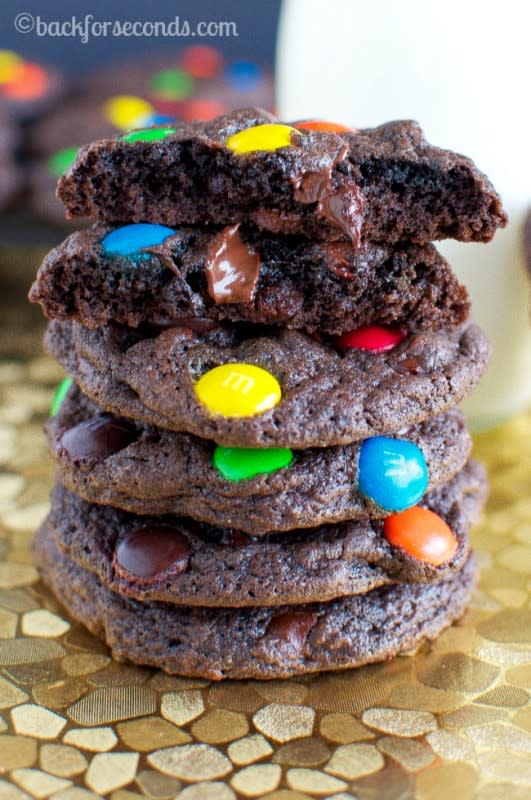 <p>backforseconds.com</p><p>Chewy, fudgy, brownie-like cookies are loaded with chocolate and M&M candies – YUM! </p><p><strong>Get the recipe: <a href="http://backforseconds.com/chewy-brownie-cookies-with-mms/" rel="nofollow noopener" target="_blank" data-ylk="slk:Brownie M&M Cookies;elm:context_link;itc:0;sec:content-canvas" class="link ">Brownie M&M Cookies</a></strong></p><p><strong>Related: <a href="https://www.yahoo.com/lifestyle/upgrade-boxed-brownie-mix-surprising-193000914.html" data-ylk="slk:How to Make Red Wine Boxed Brownies;elm:context_link;itc:0;sec:content-canvas;outcm:mb_qualified_link;_E:mb_qualified_link;ct:story;" class="link  yahoo-link">How to Make Red Wine Boxed Brownies</a></strong></p>