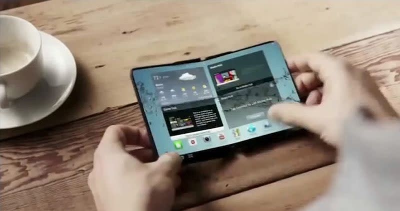 samsung_foldable_display_commercial_official_2013