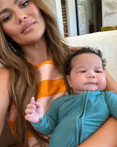 <p>Chrissy Teigen/Instagram</p> Chrissy Teigen and her newborn, Wren Alexander