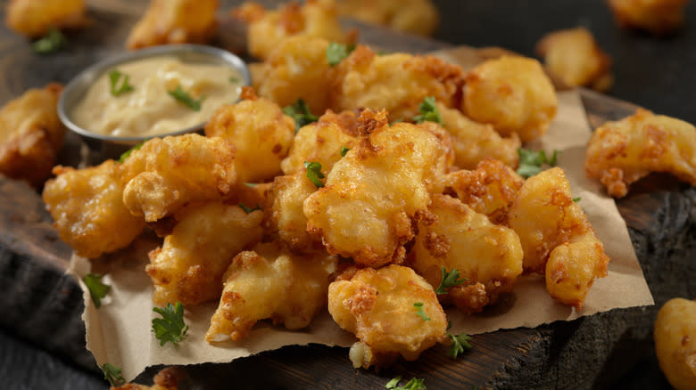 Fried cheese curds