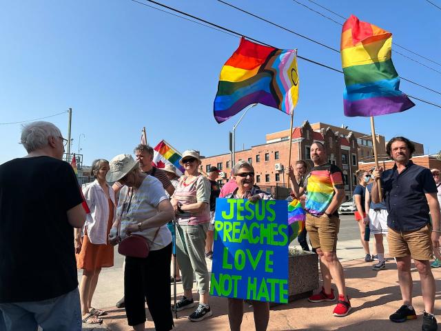 Gender identity policy divides crowds outside Windsor school