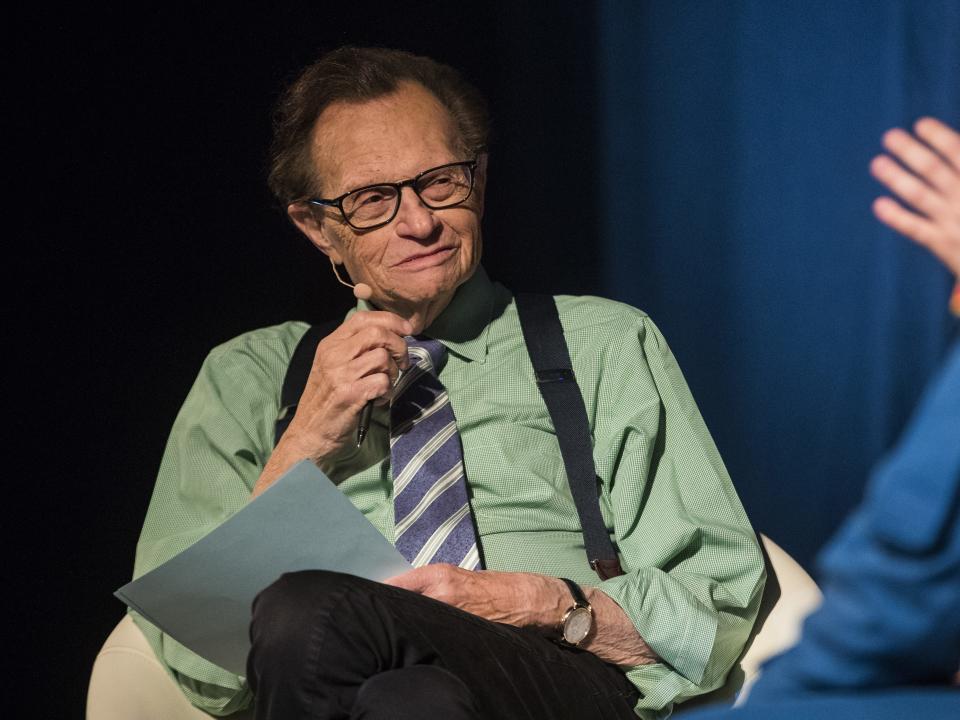 Broadcaster Larry King has been hospitalized for more than a week with coronavirus, CNN has reported.