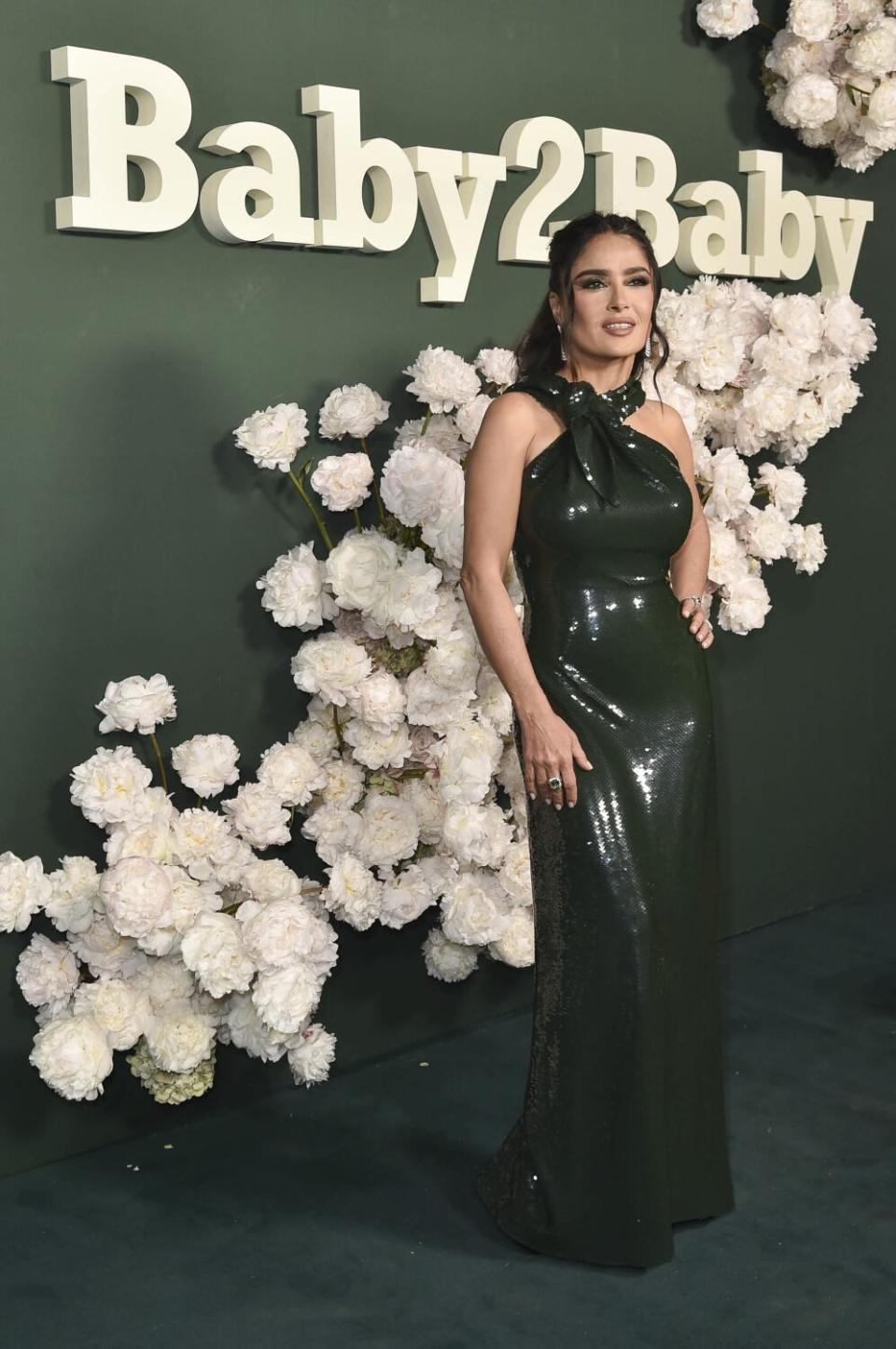 Salma Hayek tiene mucho por celebrar este año y espera con ansias el 2024 por viene cargado de muchos proyectos.