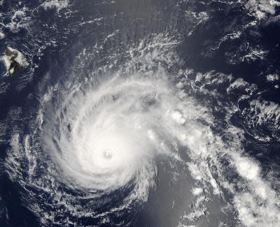 Hurricane Flossie approaching the Hawaiian Islands in 2007.