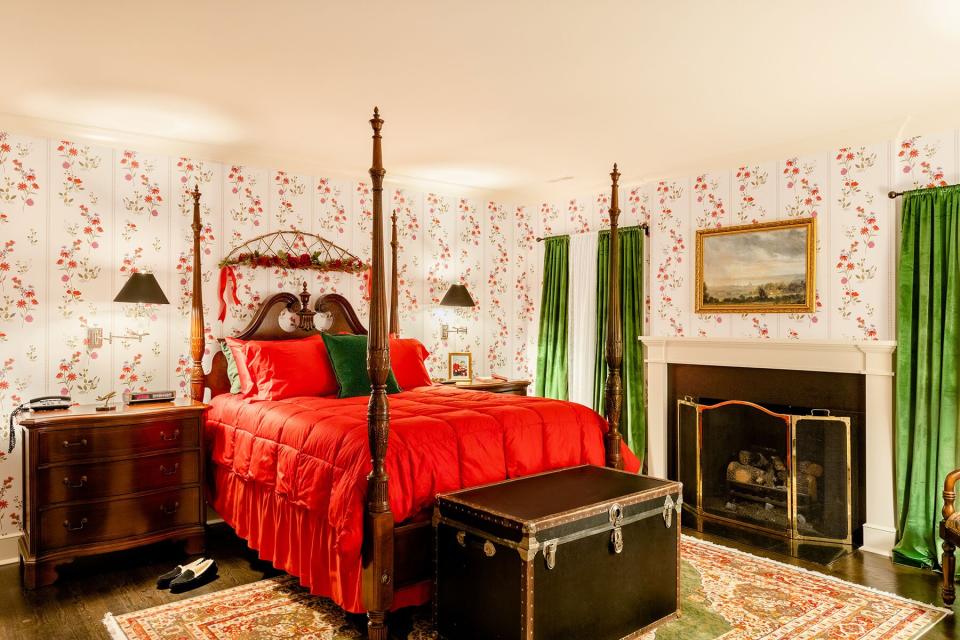 The bedroom in the Home Alone Airbnb