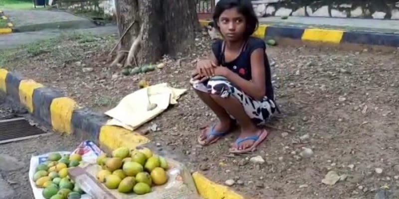 11-year-old Tulsi Kumar selling mangoes 