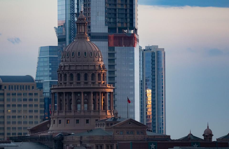 While Latinos made up 40.2% of the state's population and non-Hispanic white people accounted for 39.8% of Texans, Austin's non-Hispanic white population was 47.8% of the city's people and its Hispanic population made up 33.1%.