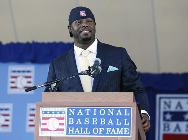 Ken Griffey Jr put on backwards hat during Hall of Fame speech (Video)