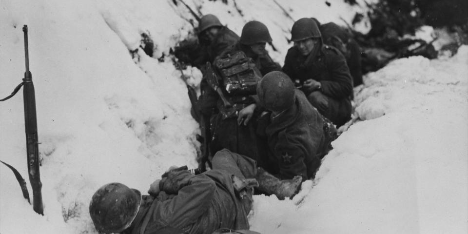 battle of the bulge us infantry foxhole