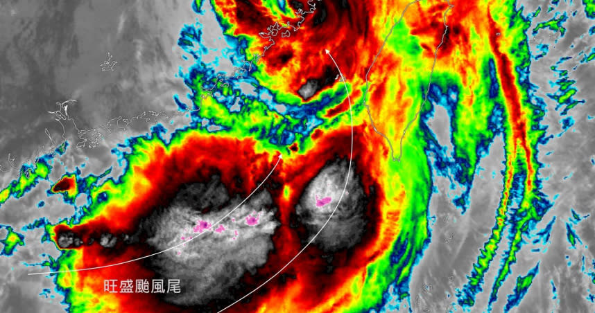 專家提醒，雲林至屏東沿海可能被颱風尾掃到，小心持續性大雨。（圖／翻攝《台灣颱風論壇｜天氣特急》臉書）