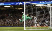 <p>Juventus’ Mario Mandzukic scores their first goal </p>