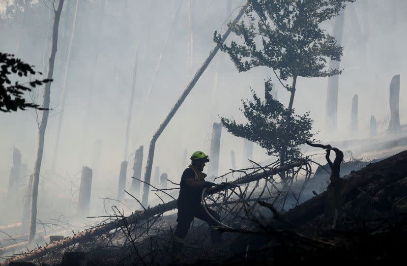 Wildfire continues to burn in Hrensko