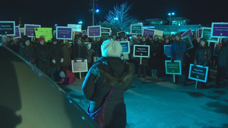 Supporters of Nova Scotia's teachers hope Trudeau will intervene in contract dispute