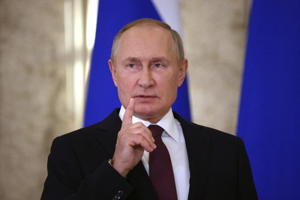 Le président russe Vladimir Poutine s'adresse aux médias après le sommet des dirigeants de l'Organisation de coopération de Shanghai (OCS) à Samarkand, le 16 septembre 2022.  - Sergei BOBYLYOV / SPUTNIK / AFP