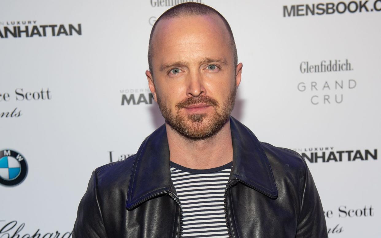 Schauspieler Aaron Paul macht sich im Rahmen des SAG-AFTRA-Streiks für gerechte Bezahlungen in der Schauspielbranche stark. (Photo by Mark Sagliocco/Getty Images for Manhattan Magazine) (Bild: Mark Sagliocco/Getty Images for Manhattan Magazine)