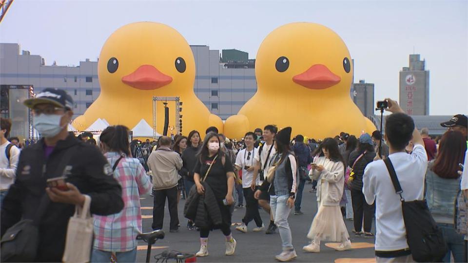 預言？楠梓舊牆塗鴉「雙鴨圖」　與黃小鴨歡送會雷同