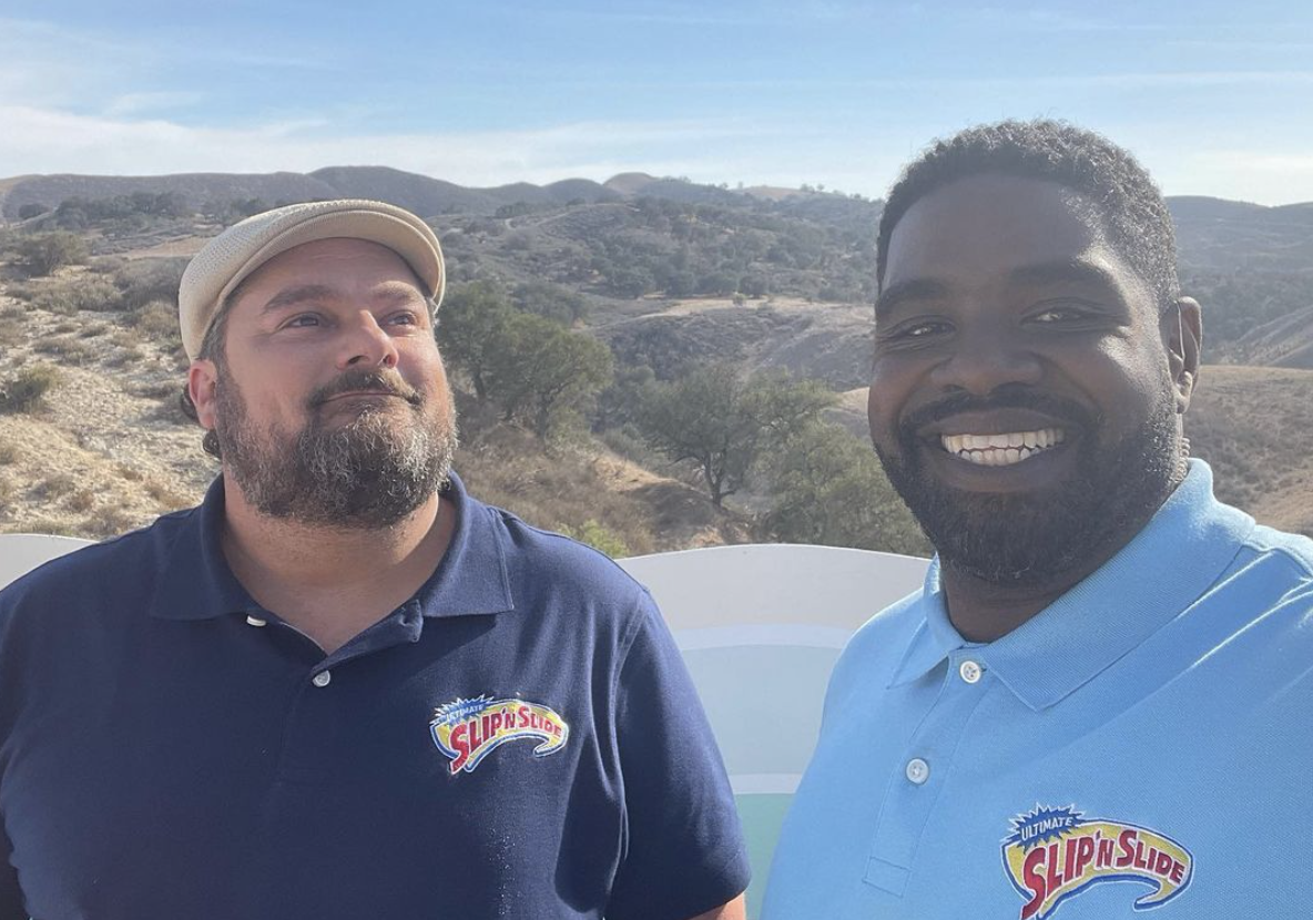 Bobby Moynihan and Ron Funches are set to host 